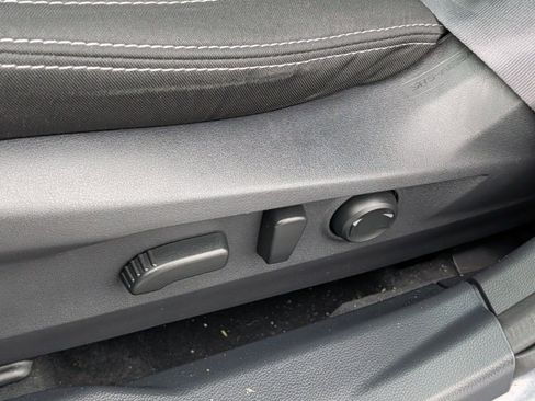 Used 2022 Subaru Outback Premium image 13