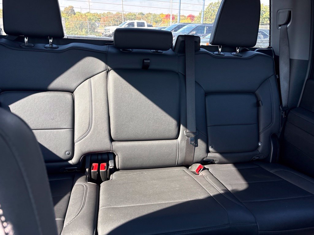 Used 2025 GMC Sierra 2500 SLT AWD/4WD image 10
