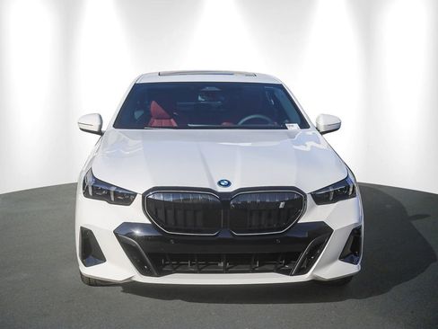 New 2026 BMW i5 eDrive40 w/ M Sport Package RWD image 2