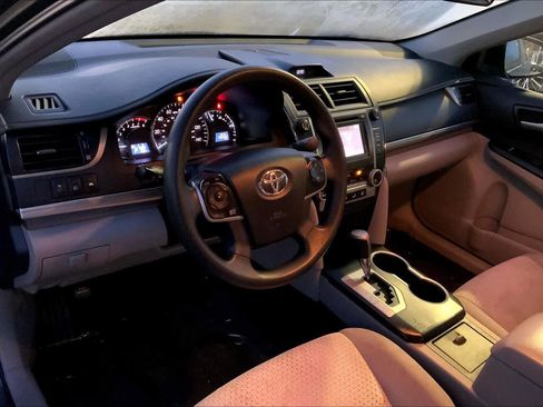Used 2014 Toyota Camry LE image 17