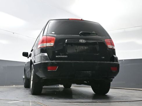 Used 2009 Kia Borrego LX RWD image 31