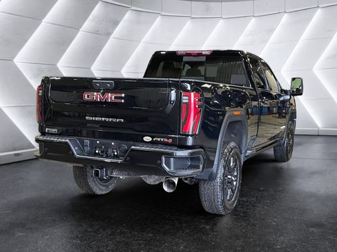 Used 2024 GMC Sierra 3500 AT4 w/ Technology Package AWD/4WD image 6