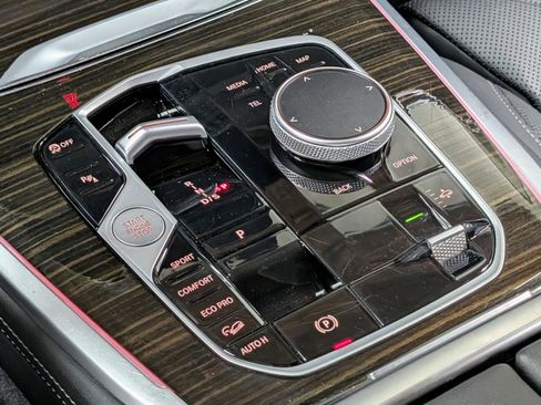 Used 2025 BMW X7 xDrive40i image 35