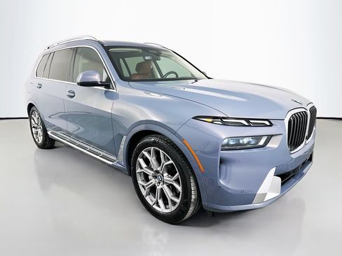 Used 2024 BMW X7 xDrive40i w/ Executive Package AWD/4WD image 3