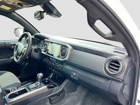 Used 2023 Toyota Tacoma TRD Off-Road image 25