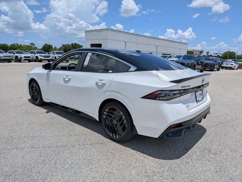 Used 2026 Nissan Sentra SR w/ SR Premium Package FWD image 6