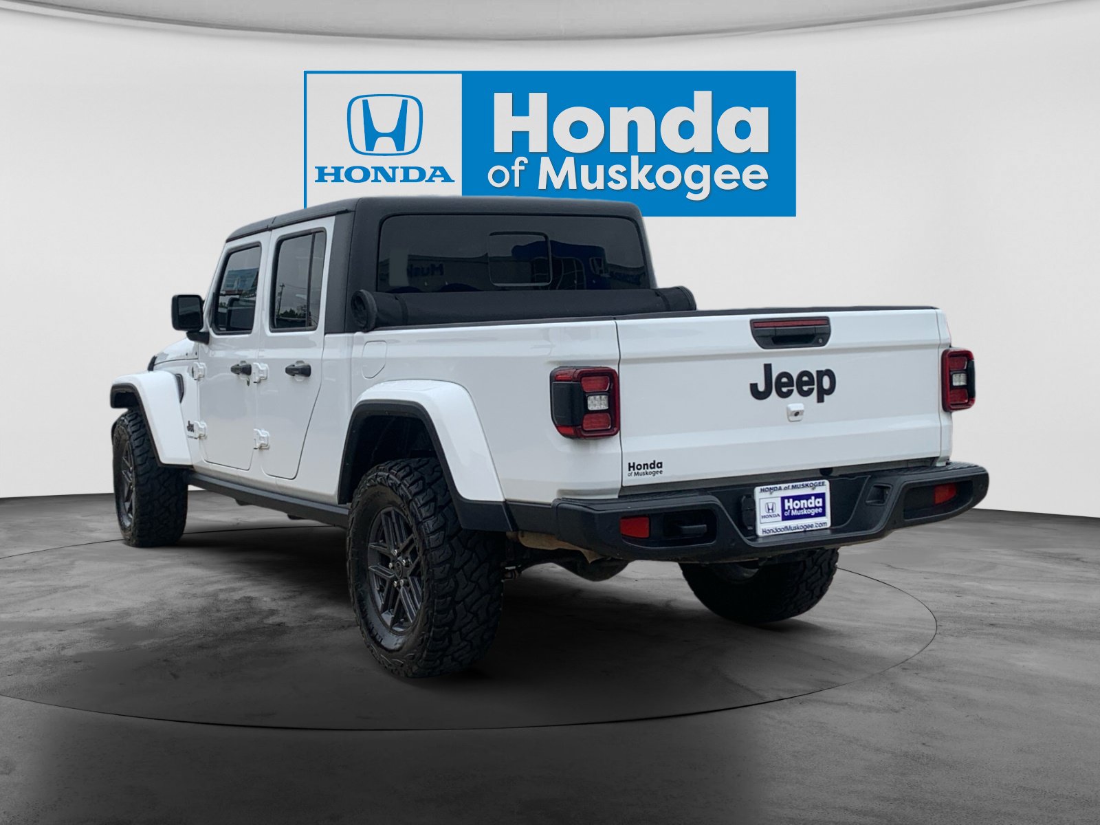 Used 2024 Jeep Gladiator Sport AWD/4WD image 7