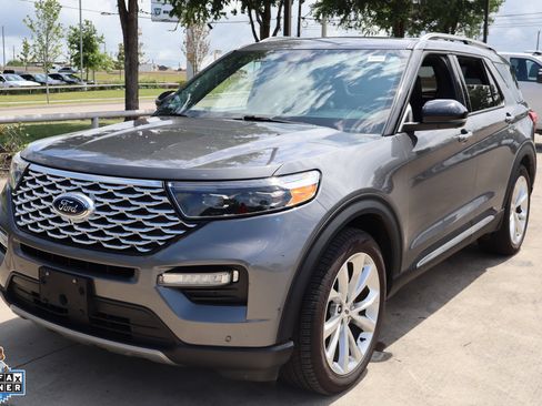 Certified 2022 Ford Explorer Platinum w/ Equipment Group 601A RWD image 8