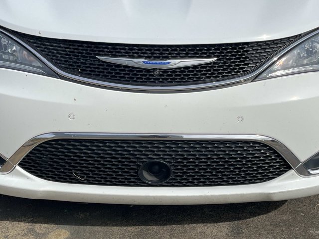 Used 2018 Chrysler Pacifica Touring-L Plus w/ Advanced Safetytec Group FWD image 7
