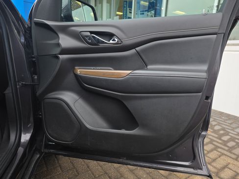 Used 2019 GMC Acadia SLE image 28