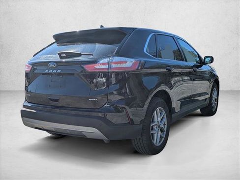 Used 2024 Ford Edge SEL image 5
