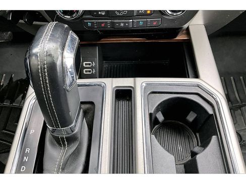 Used 2018 Ford F150 Lariat w/ Equipment Group 502A Luxury AWD/4WD image 32