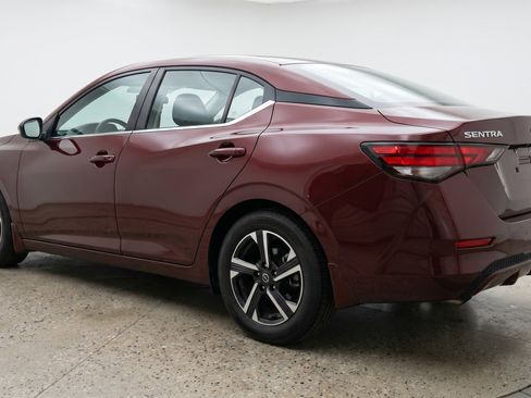 Used 2025 Nissan Sentra SV FWD image 6
