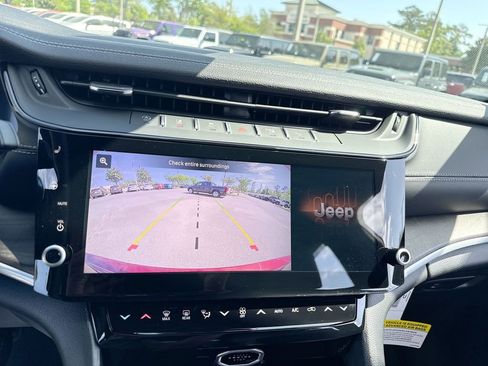 New 2026 Jeep Grand Cherokee Altitude image 23