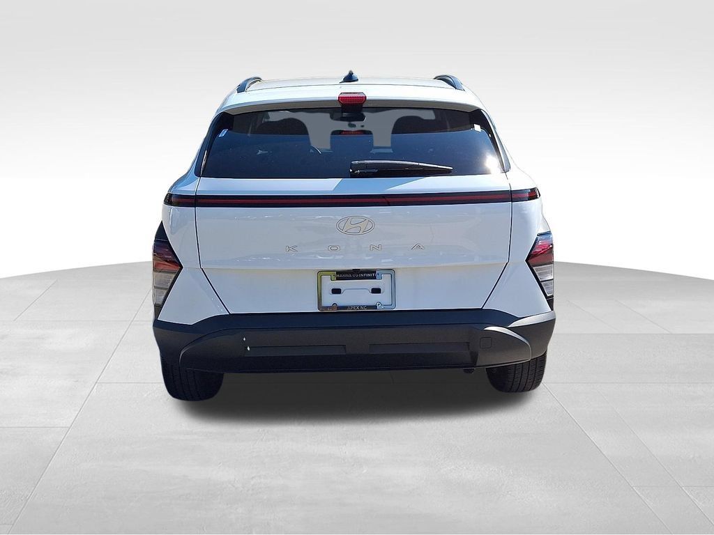Used 2024 Hyundai Kona SEL w/ Convenience Package FWD image 5