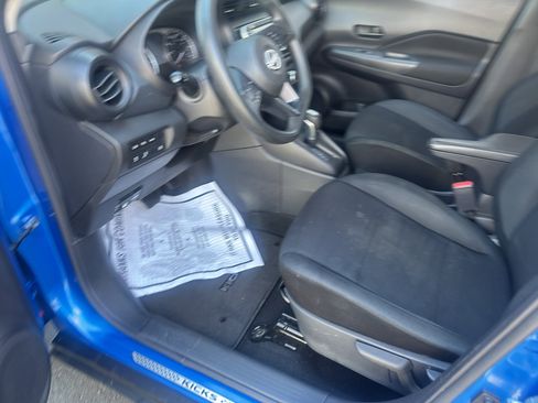 Used 2023 Nissan Kicks S FWD image 5