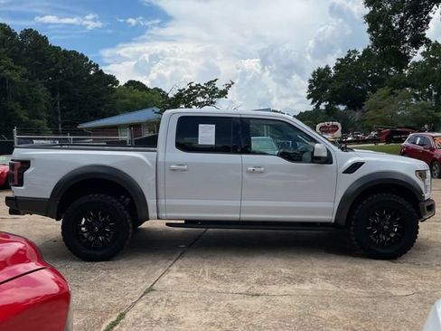 Used 2018 Ford F150 Raptor w/ Equipment Group 802A Luxury AWD/4WD image 2