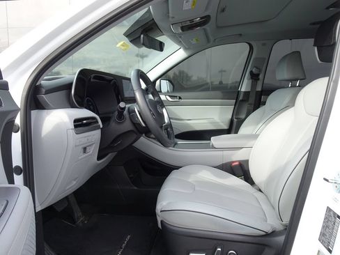 Used 2023 Hyundai Palisade SEL FWD image 7