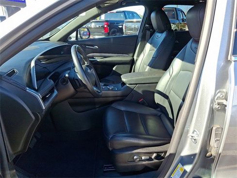 Used 2024 Cadillac XT4 Premium Luxury image 10