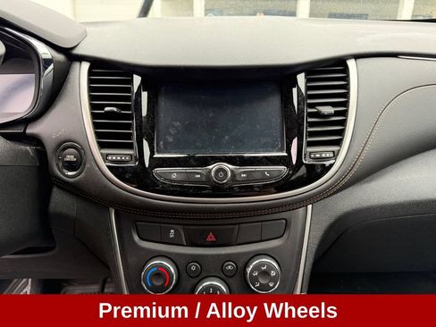 Used 2017 Chevrolet Trax LT w/ Driver Confidence Package FWD image 15