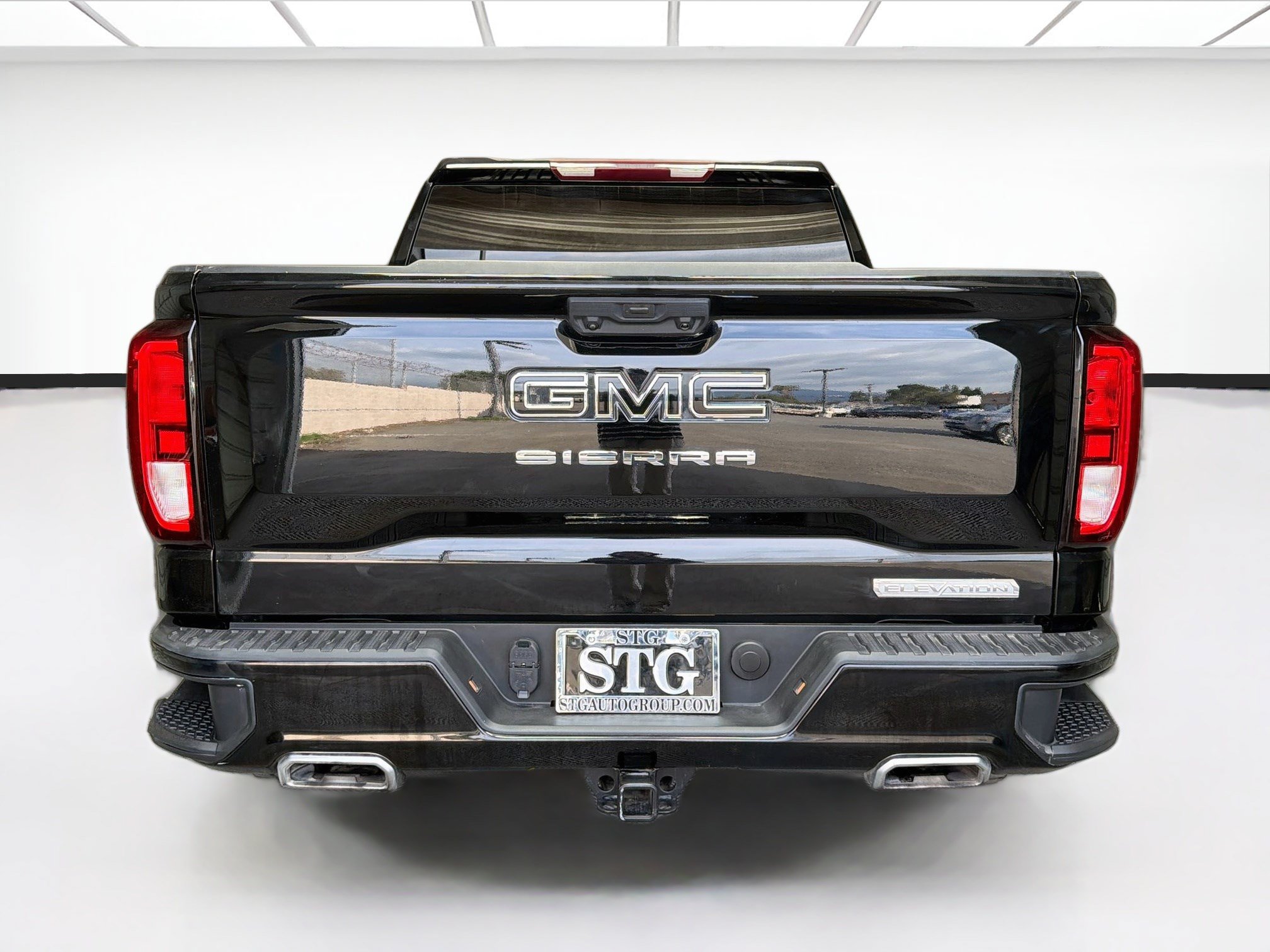 Used 2024 GMC Sierra 1500 Elevation w/ X31 Off-Road Package AWD/4WD image 5