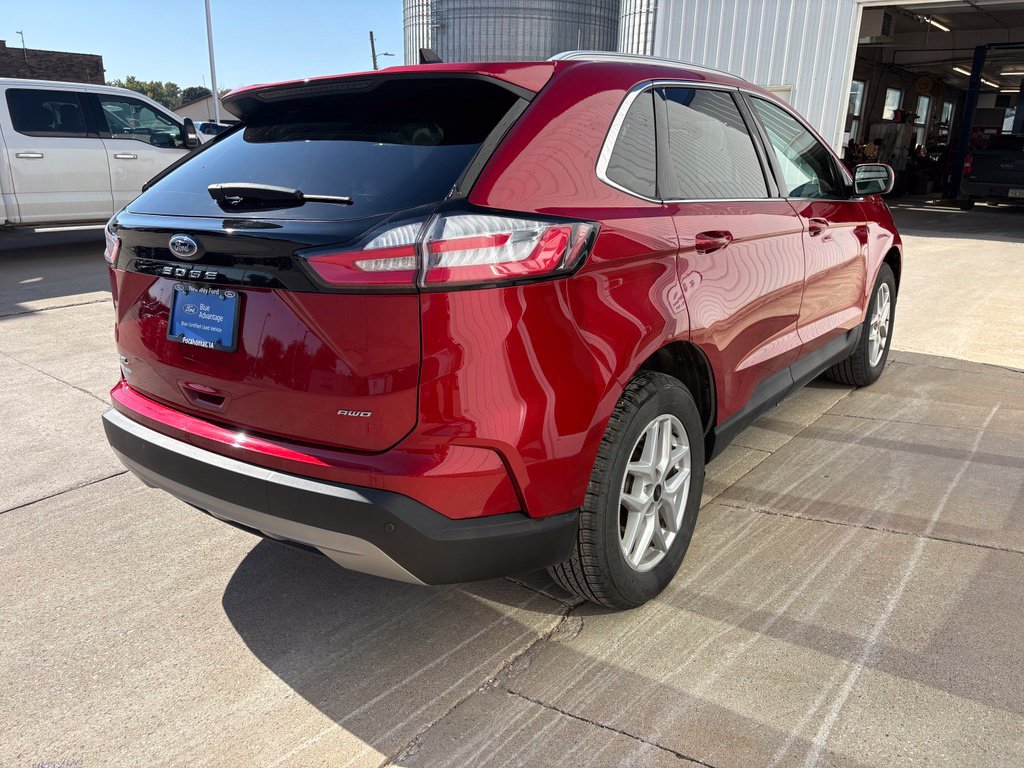 Used 2024 Ford Edge SEL w/ Convenience Package AWD/4WD image 3
