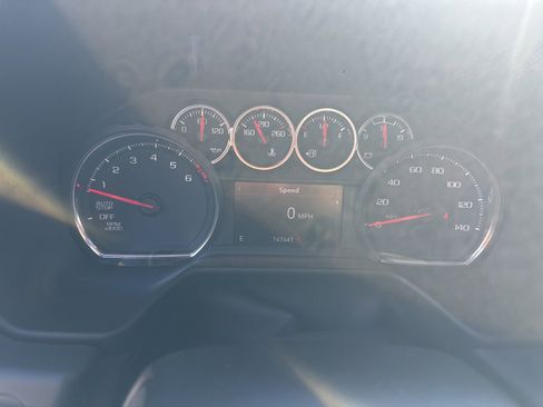 Used 2021 Chevrolet Suburban LT w/ LT Signature Package image 11