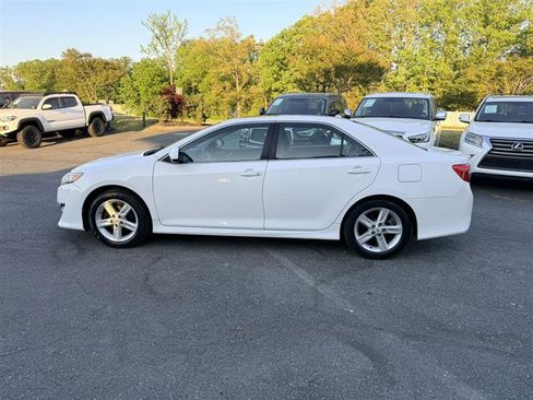 Used 2012 Toyota Camry SE FWD image 7