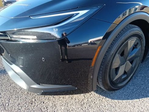 Used 2024 Toyota Prius LE image 9