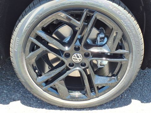 New 2026 Volkswagen Tiguan SE R-Line AWD/4WD image 9