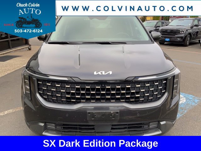 Used 2025 Kia Carnival SX w/ SX Dark Edition Package FWD image 2