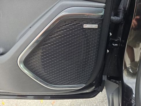 Certified 2025 GMC Acadia Elevation image 17