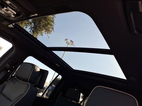 New 2026 Chevrolet Suburban Premier image 10