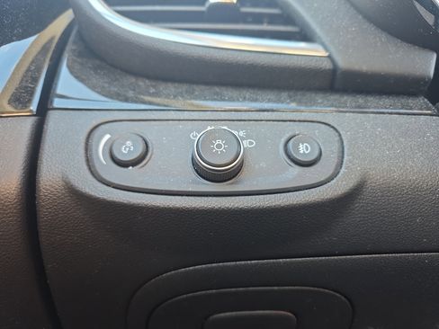 Used 2019 Buick Encore Essence w/ Experience Buick Package image 33