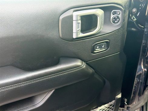 Used 2020 Jeep Wrangler Unlimited Sahara image 18