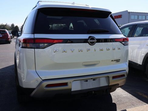 Used 2022 Nissan Pathfinder Platinum w/ Lighting Package (N93) image 15