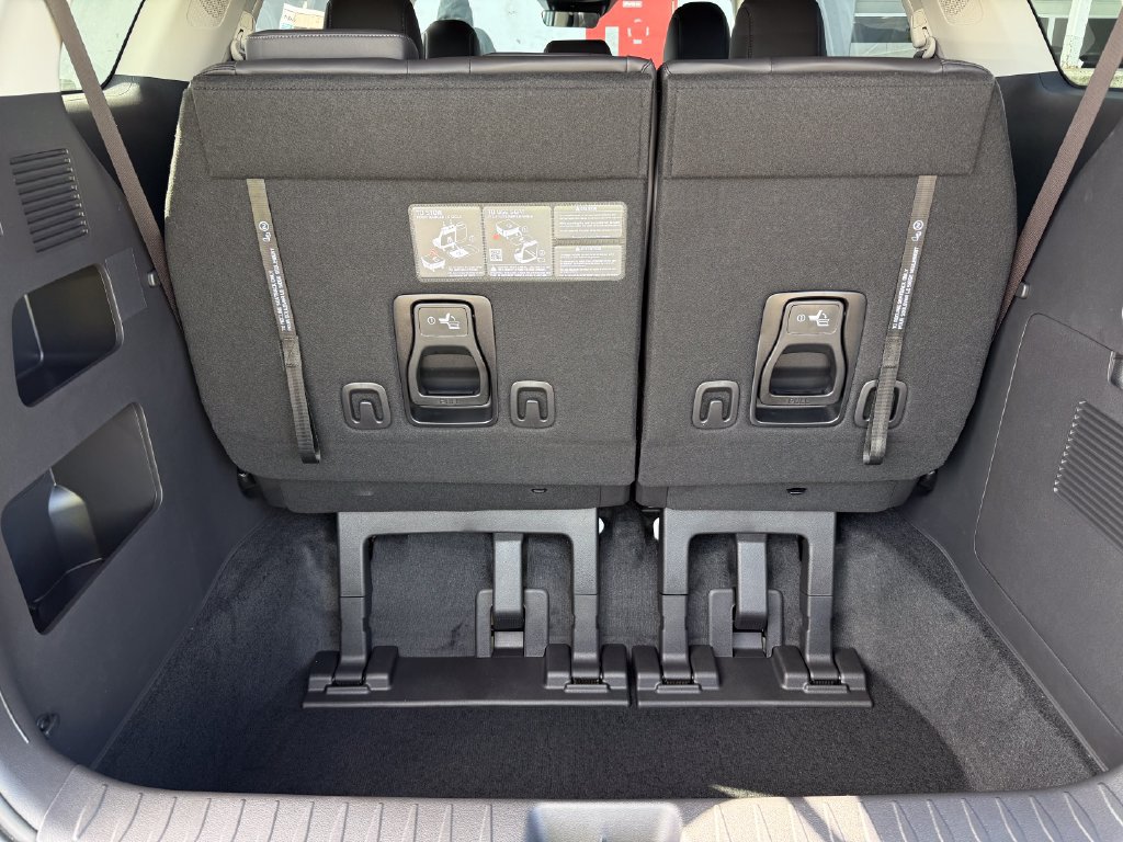 New 2026 Kia Carnival LXS FWD image 11