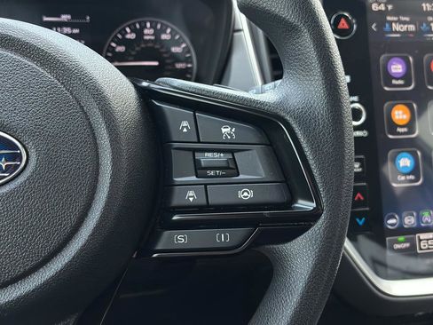 Used 2025 Subaru Crosstrek 2.0i Premium image 28