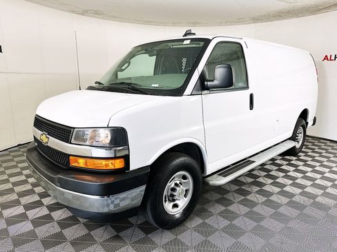 Used 2024 Chevrolet Express 2500 w/ Driver Convenience Package image 7