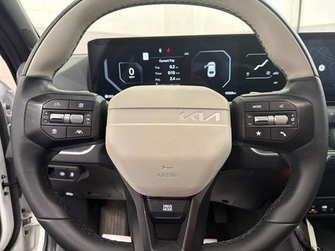 Certified 2025 Kia K4 GT-Line FWD image 45
