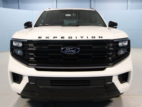 New 2026 Ford Expedition Max Platinum w/ Stealth Appearance Package AWD/4WD image 30