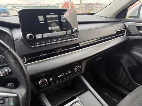 Used 2024 Mitsubishi Outlander SE image 17