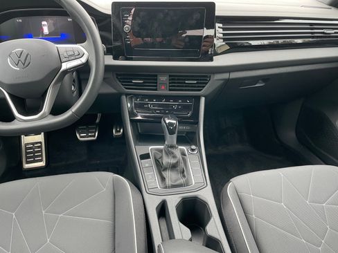 Used 2025 Volkswagen Jetta Sport FWD image 12