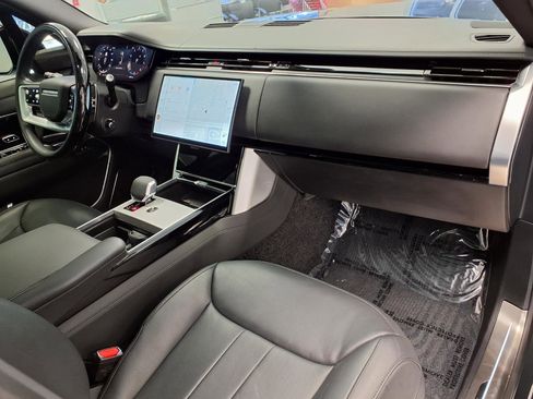 Used 2025 Land Rover Range Rover Long Wheelbase Autobiography AWD/4WD image 9