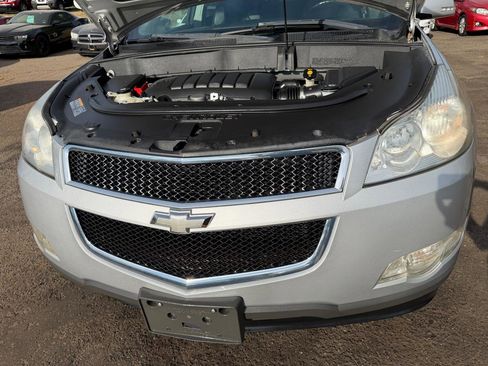 Used 2011 Chevrolet Traverse LT image 27