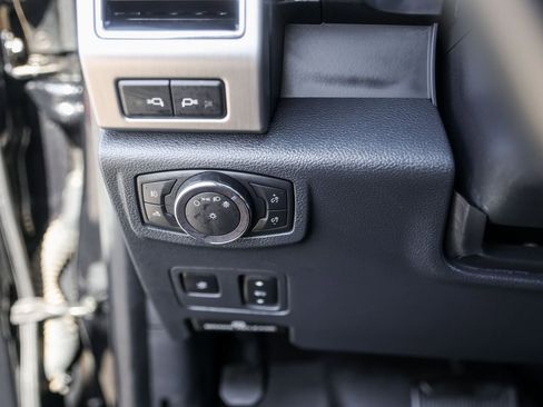 Used 2022 Ford F350 Platinum w/ FX4 Off-Road Package image 18