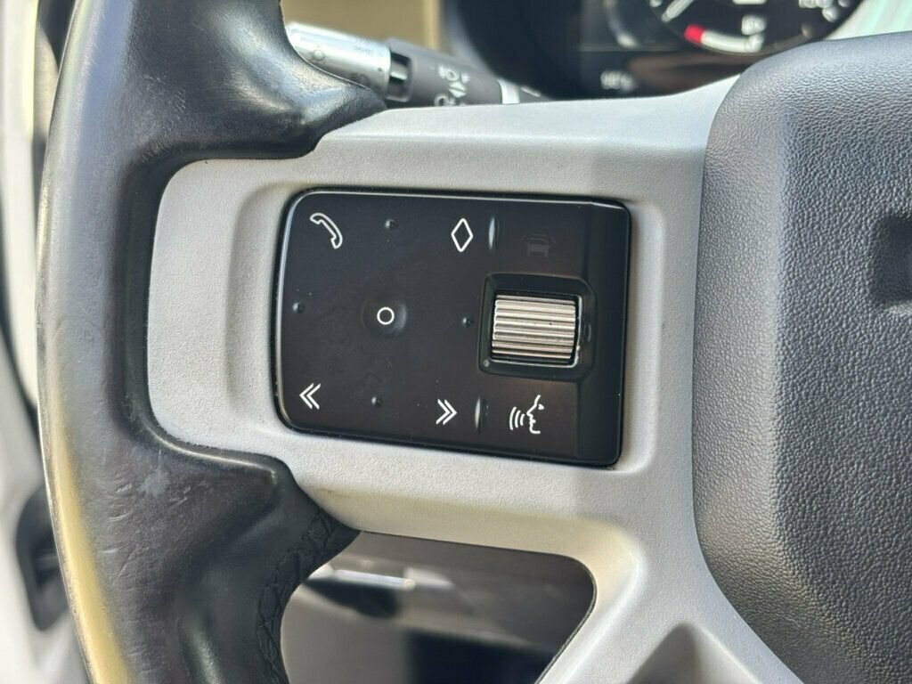 Used 2022 Land Rover Defender 110 X-Dynamic SE AWD/4WD image 39