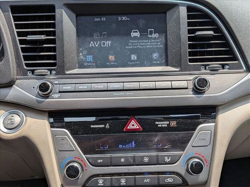Used 2017 Hyundai Elantra Value Edition FWD image 13