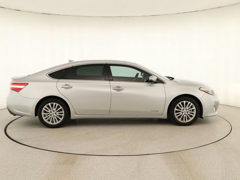 Used 2014 Toyota Avalon Limited w/ Technology Package FWD image 8