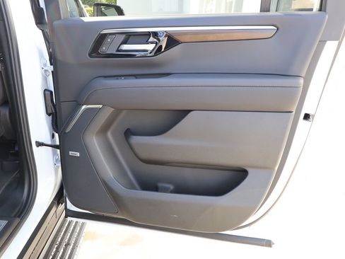 New 2026 Chevrolet Suburban High Country AWD/4WD image 41